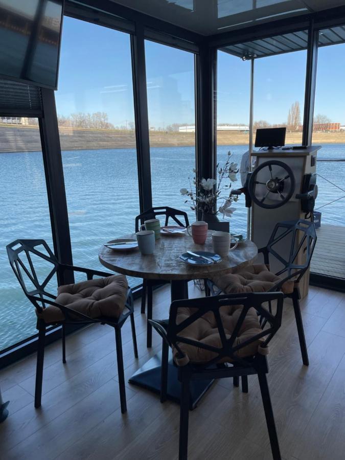 Hausboot Lore Duisburg