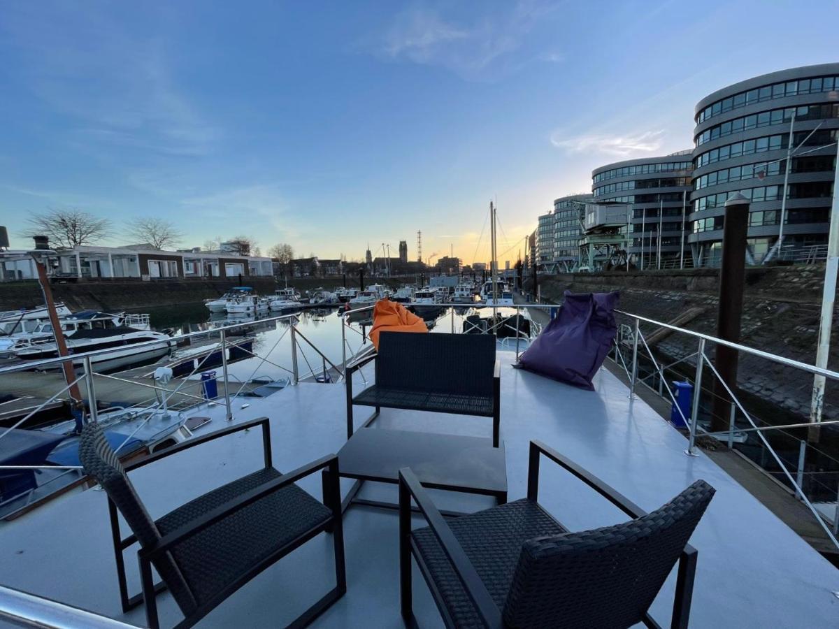 Botel Hausboot Lore