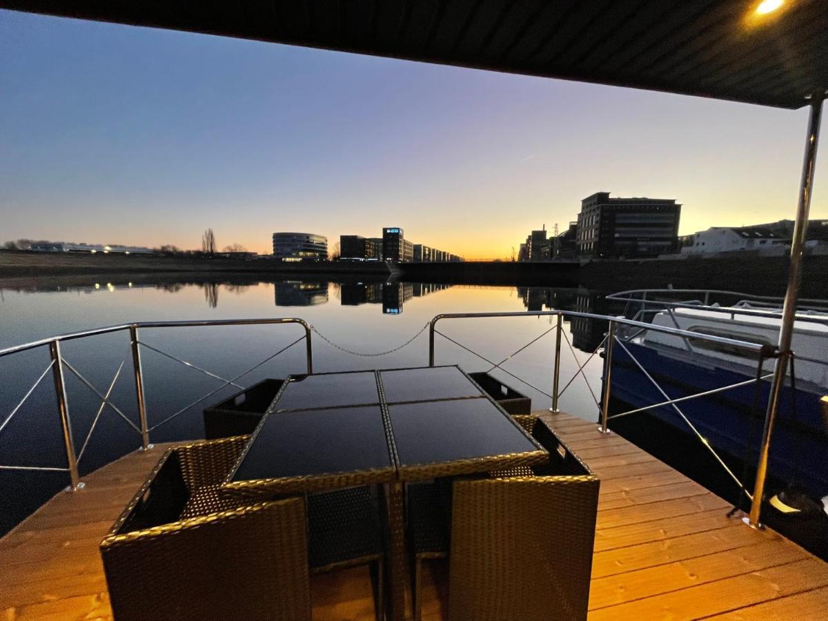 Hausboot Lore Duisburgo